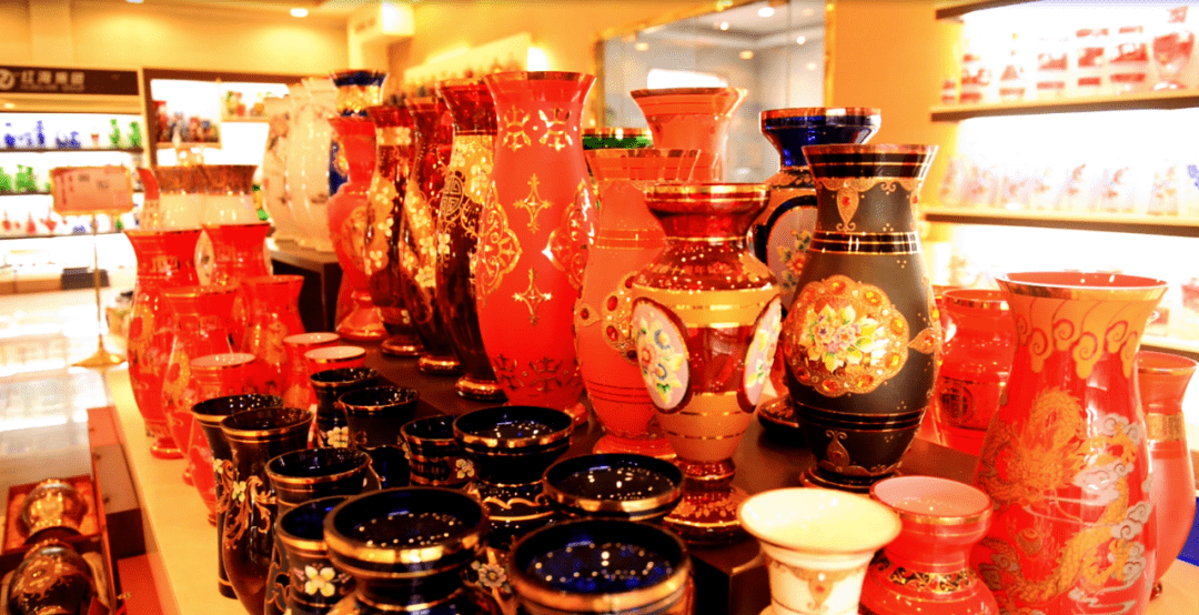 了"一带一路"交流合作国际舞台,进一步增强了"中国玻璃器皿之都"的
