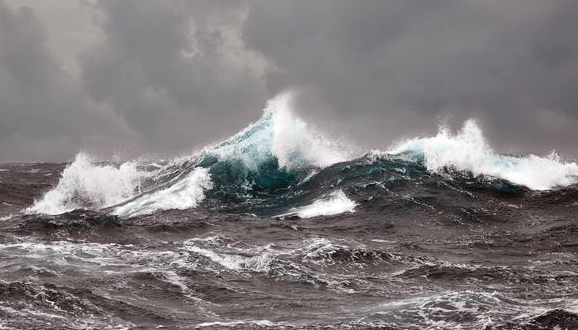 昆州亚裔被大浪卷入海中妻子不幸溺亡类似悲剧频发uq中国留学生也曾