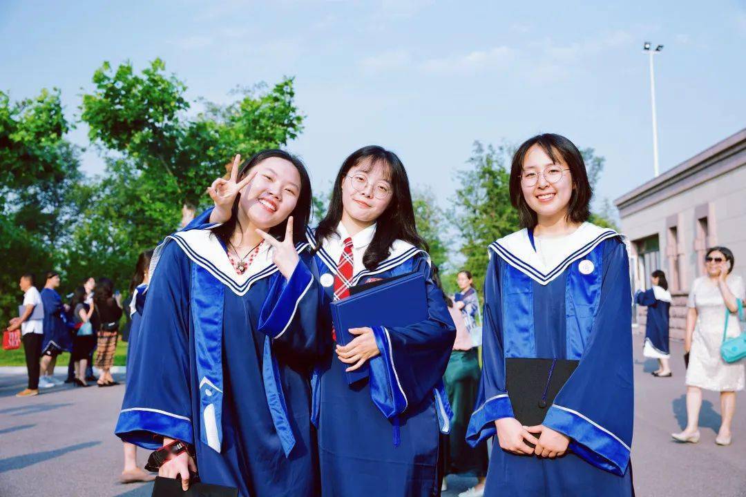 毕业典礼青岛中学首届高中毕业典礼