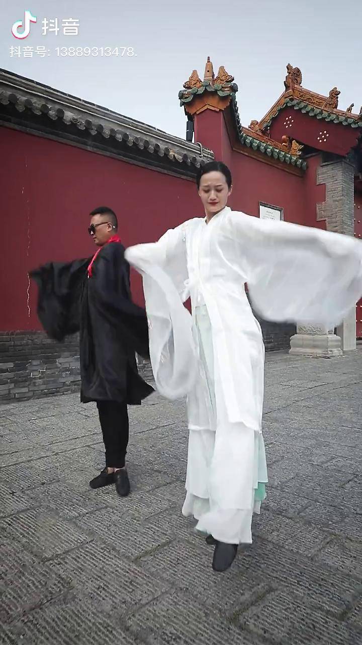 第一次穿古风跳老爸还真挺帅舞蹈父女组合白小白
