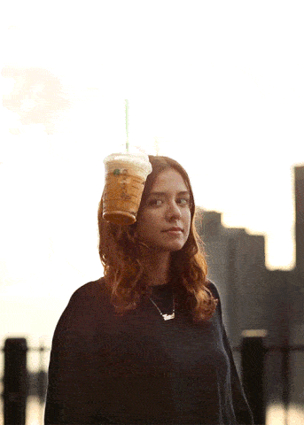 见到暗恋对象时的我吃泡泡糖,吹泡泡默念他看不见我看不见我遇到熟人