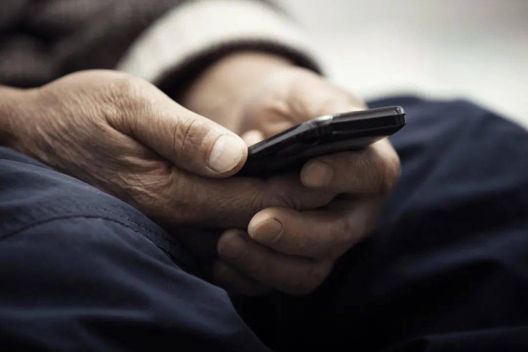 数字时代的 流浪者 中国超1亿老年人未能触网 品牌新事 生活