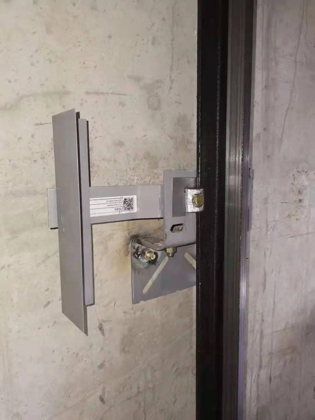 电梯人隔磁板这样装过的举手