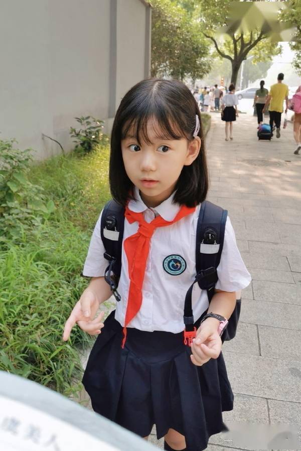 还记得《三生三世》里的小小素锦吗?她现在长这样!