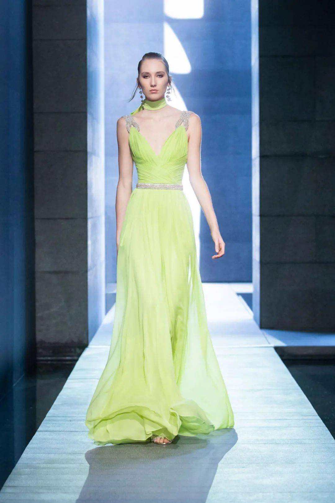 eliesaab艾丽萨博2021秋冬成衣系列发布秀