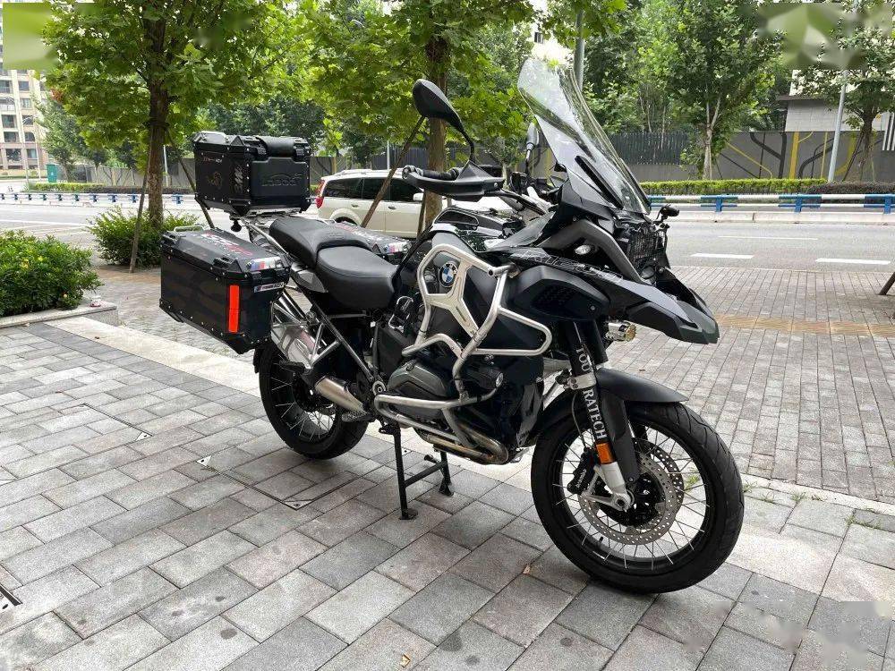 转让重庆出2017大贸宝马三黑1200adv