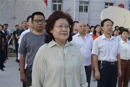 孙琳琳为无名英雄而歌