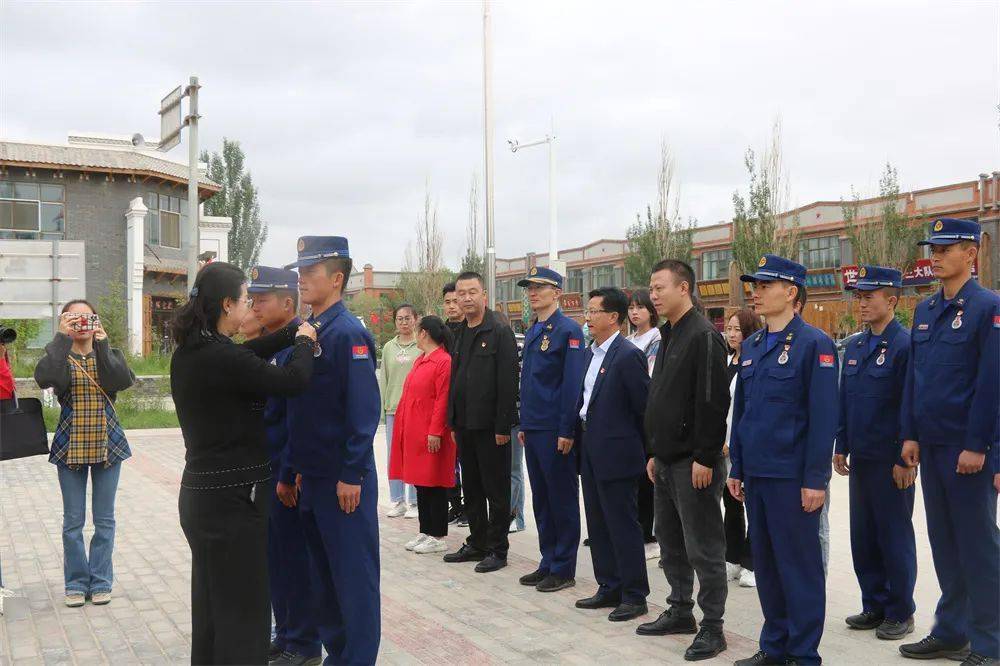 海西州消防救援支队联合德令哈市委宣传部开展主题党日活动