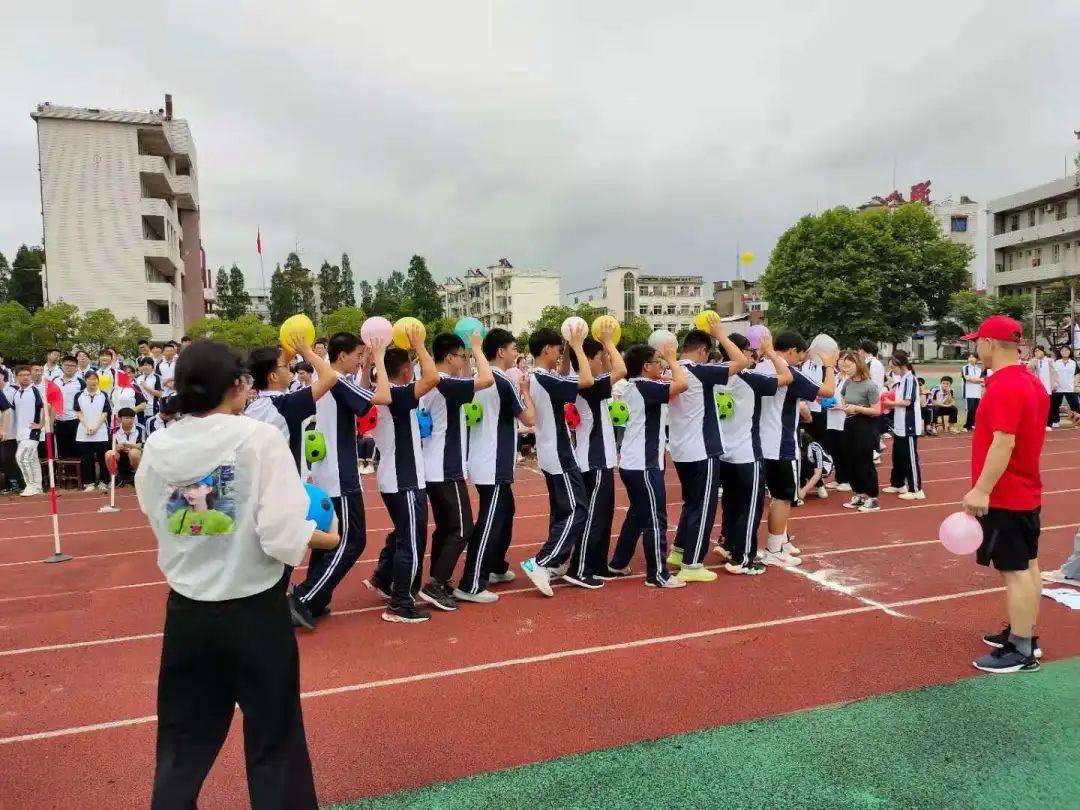 围观天门这所学校的趣味运动会嗨翻天