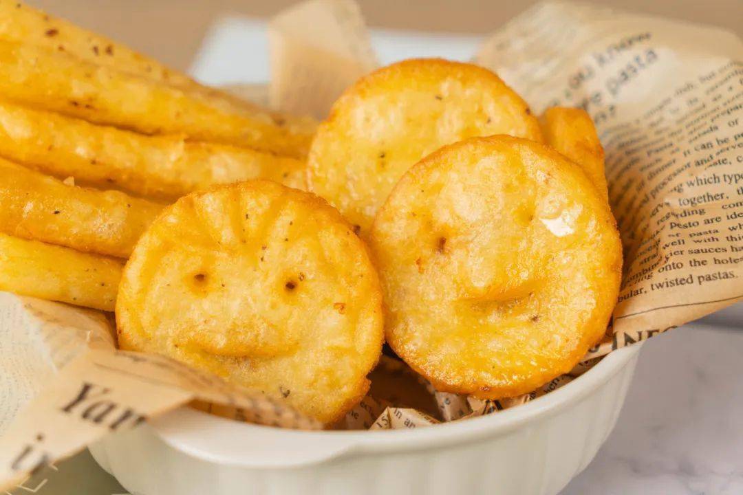 土豆泥做薯条做法教程 f827dc8648204741b30bbf5f82c64408.jpeg