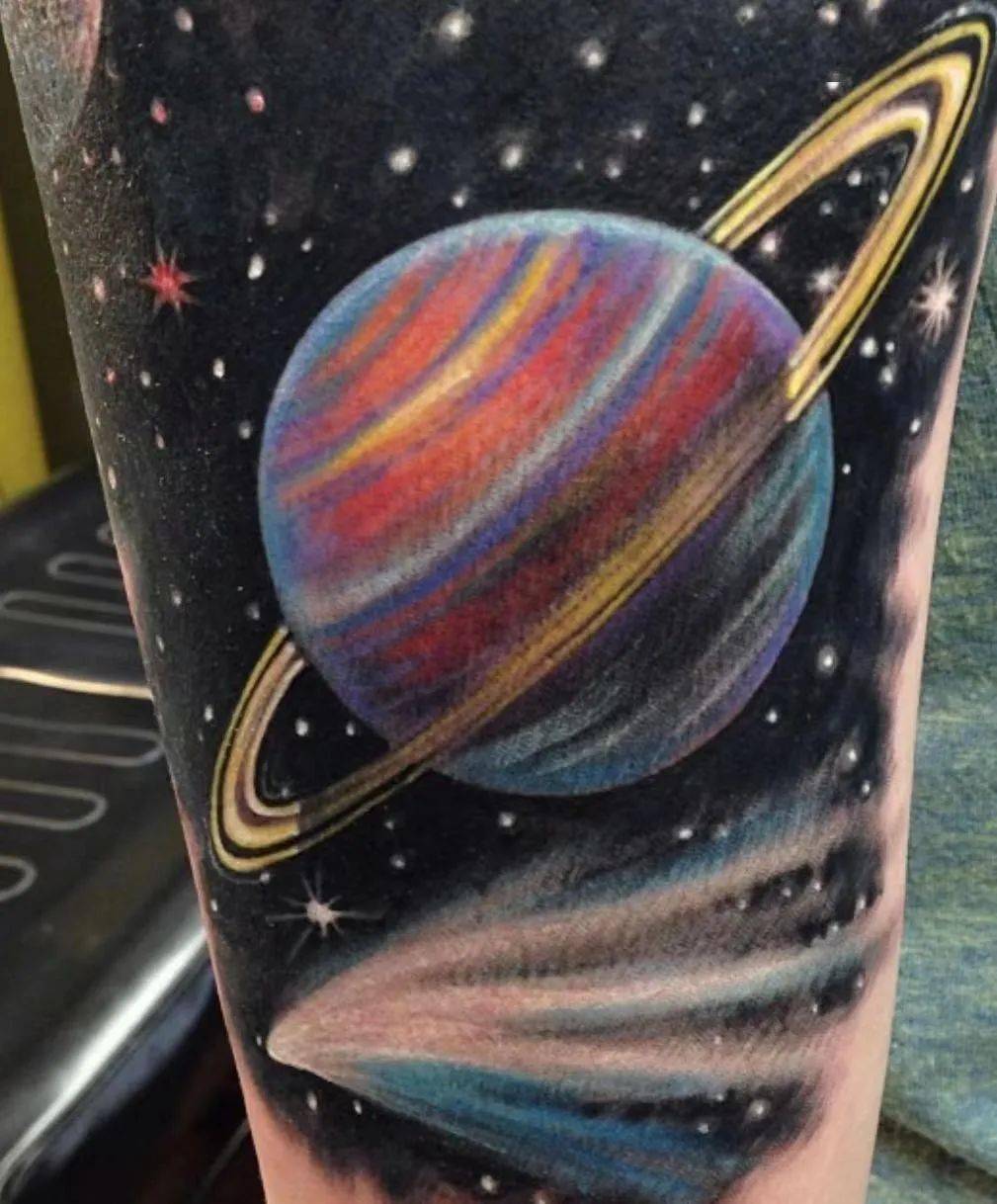 把水星纹在我们的身上