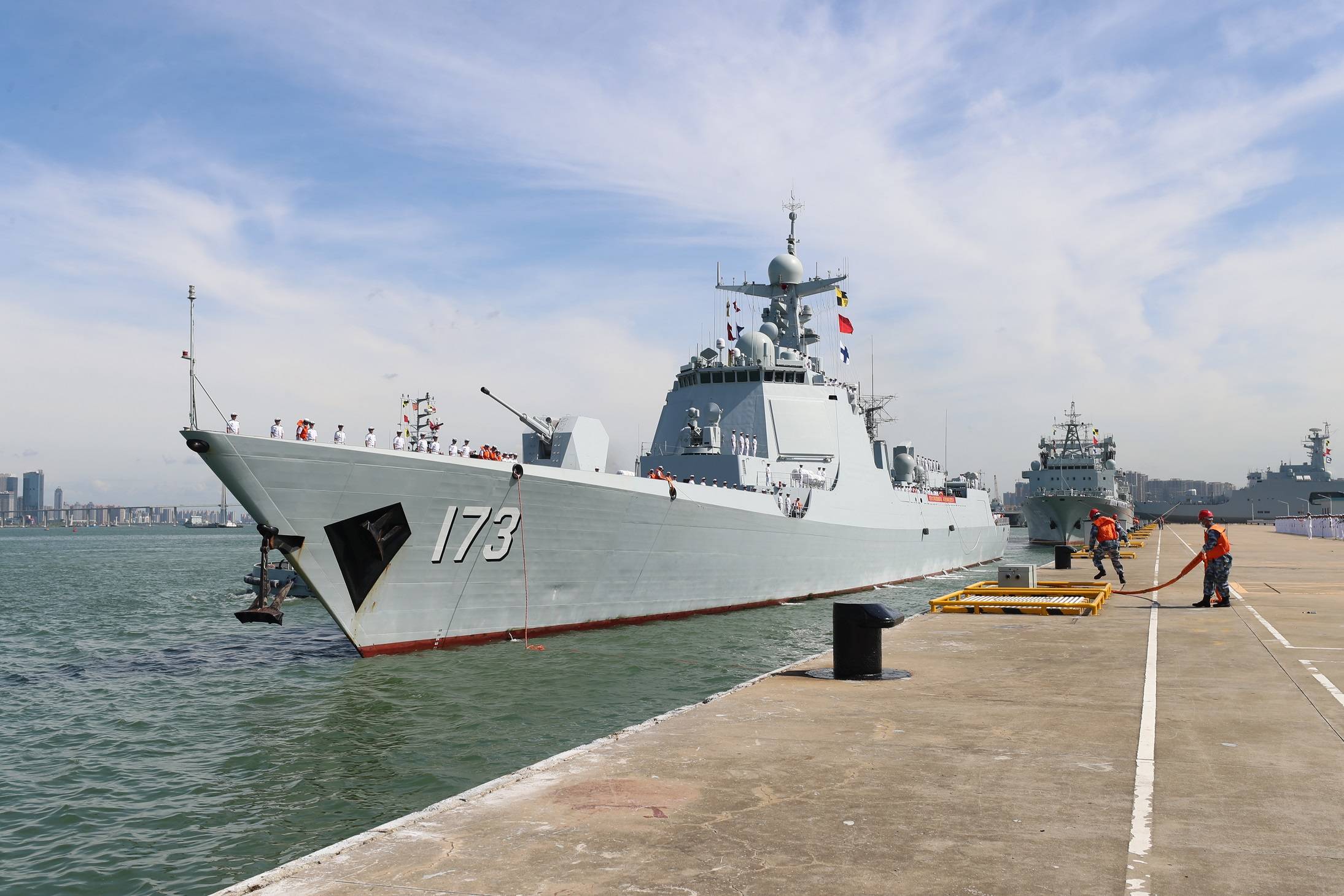 中国海军175舰银川舰图片
