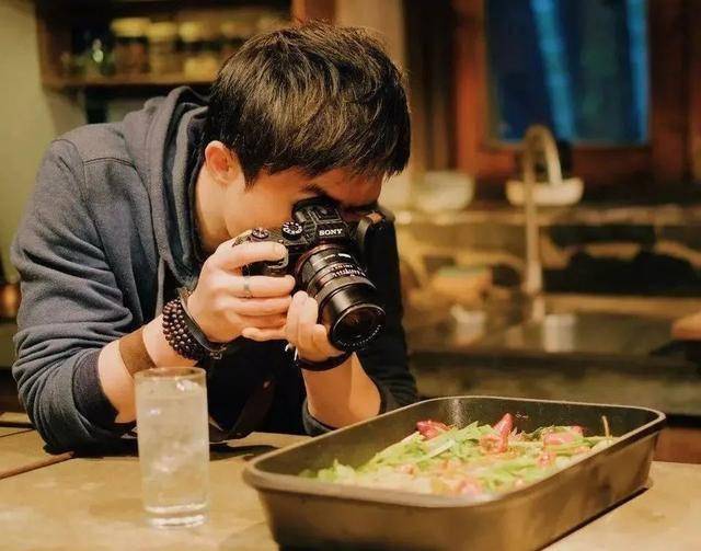 坐拥6000万粉丝上海美食博主开网店为啥他卖货粉丝不反感