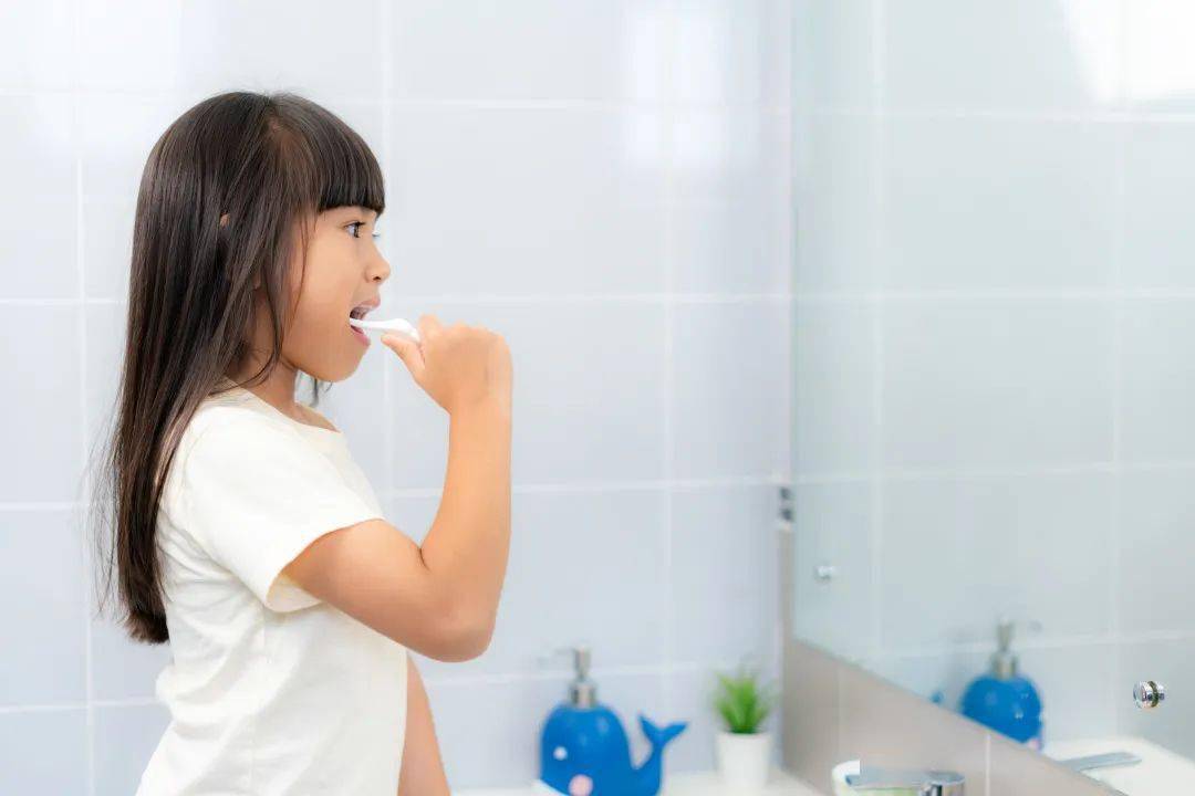 为什么有些孩子天天刷牙,牙齿还是有问题?