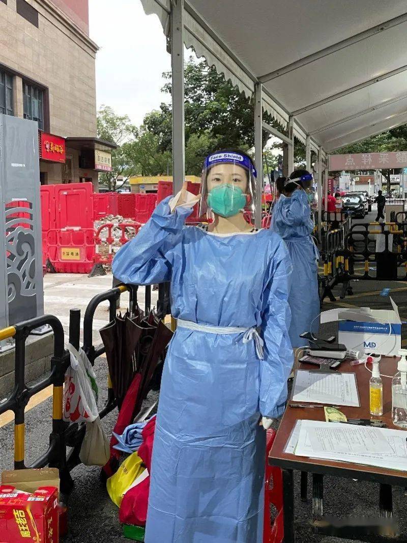 深圳美女高考生成抗疫志愿者休息时一闭眼就能睡着