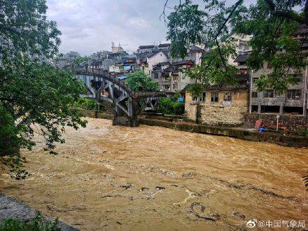 湖南省湘西土家族苗族自治州吉首市連續遭受大暴雨過程襲擊,受強降水