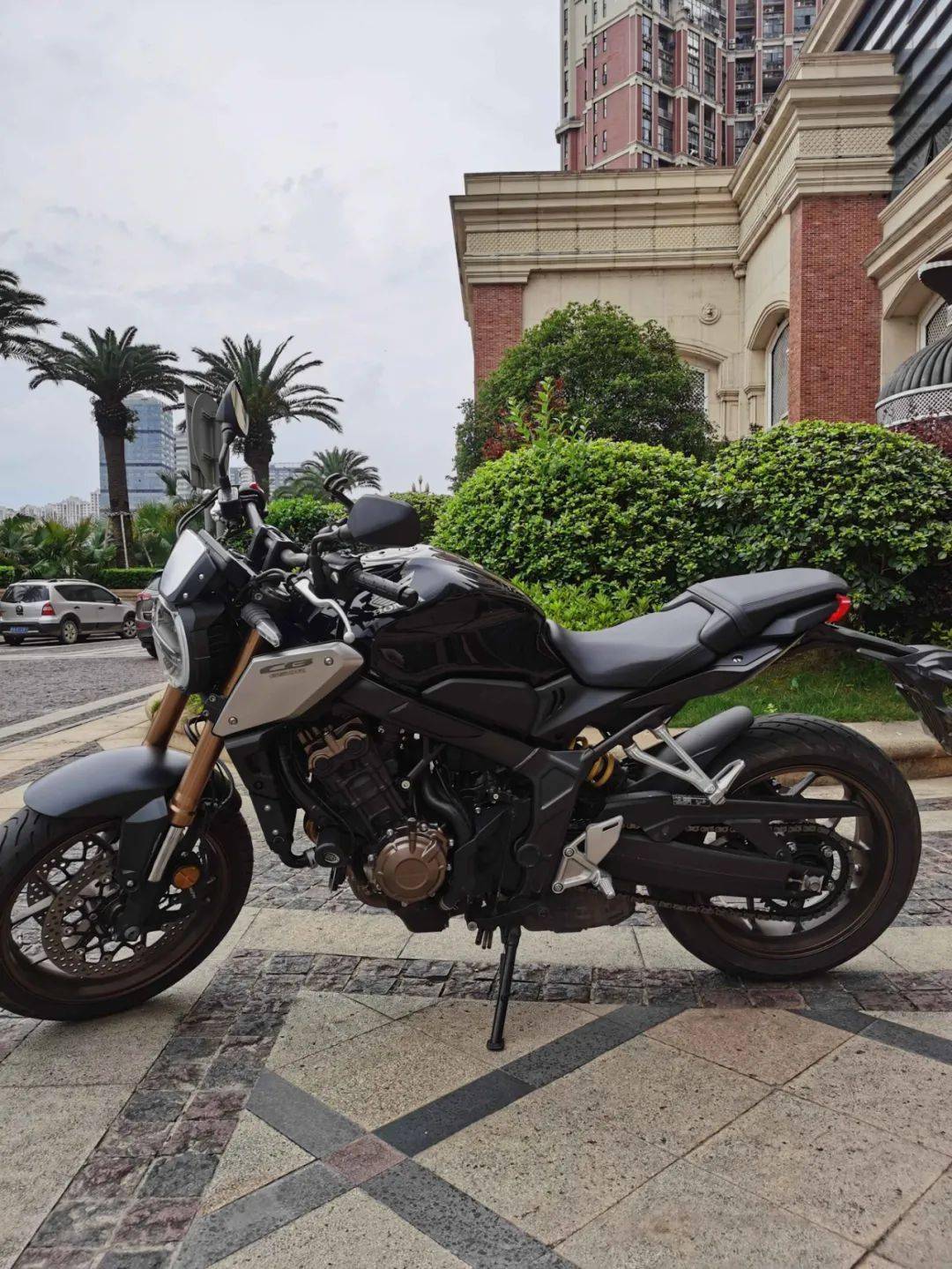 转让江西南昌本田大贸cb650r准新车