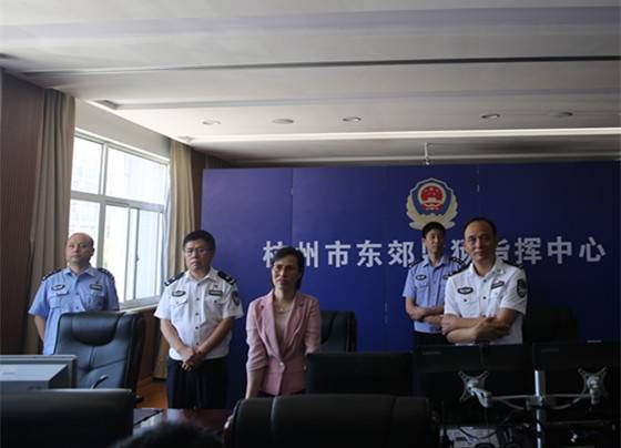 市局党委委员,政治部主任李秀莹到市东郊监狱督导安全稳定工作