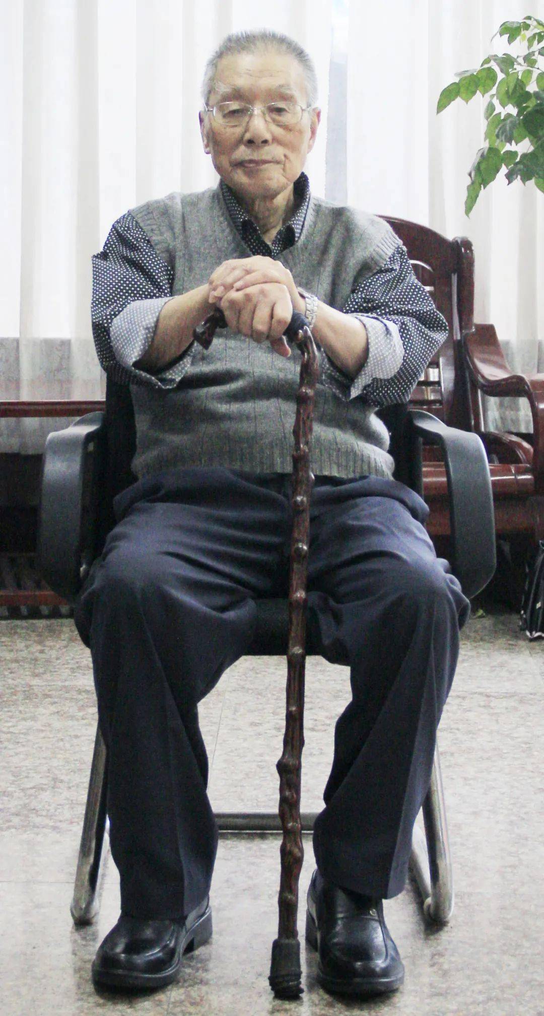 请帮一名99岁的革命前辈寻找战友!_叶繁