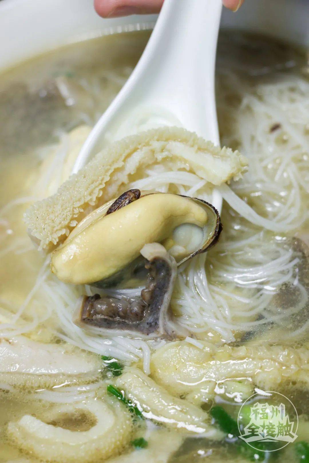 团团体验了一把土豪捞化牛肚+花肠+淡菜=41元