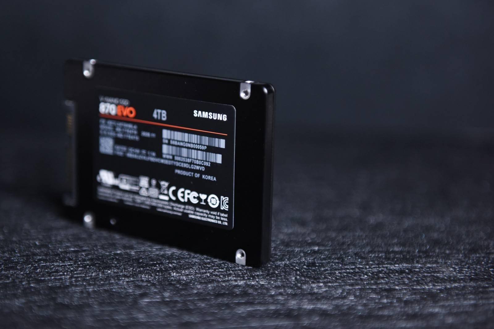 4tb固态硬盘内部究竟是个什么模样