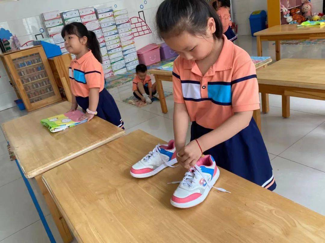 快乐的歌小学生版 e25ea1f256084ba8a8c6a339a77cb855.jpeg