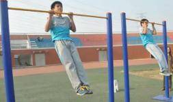 枕头|“挂树”疗法“治”好颈椎病？