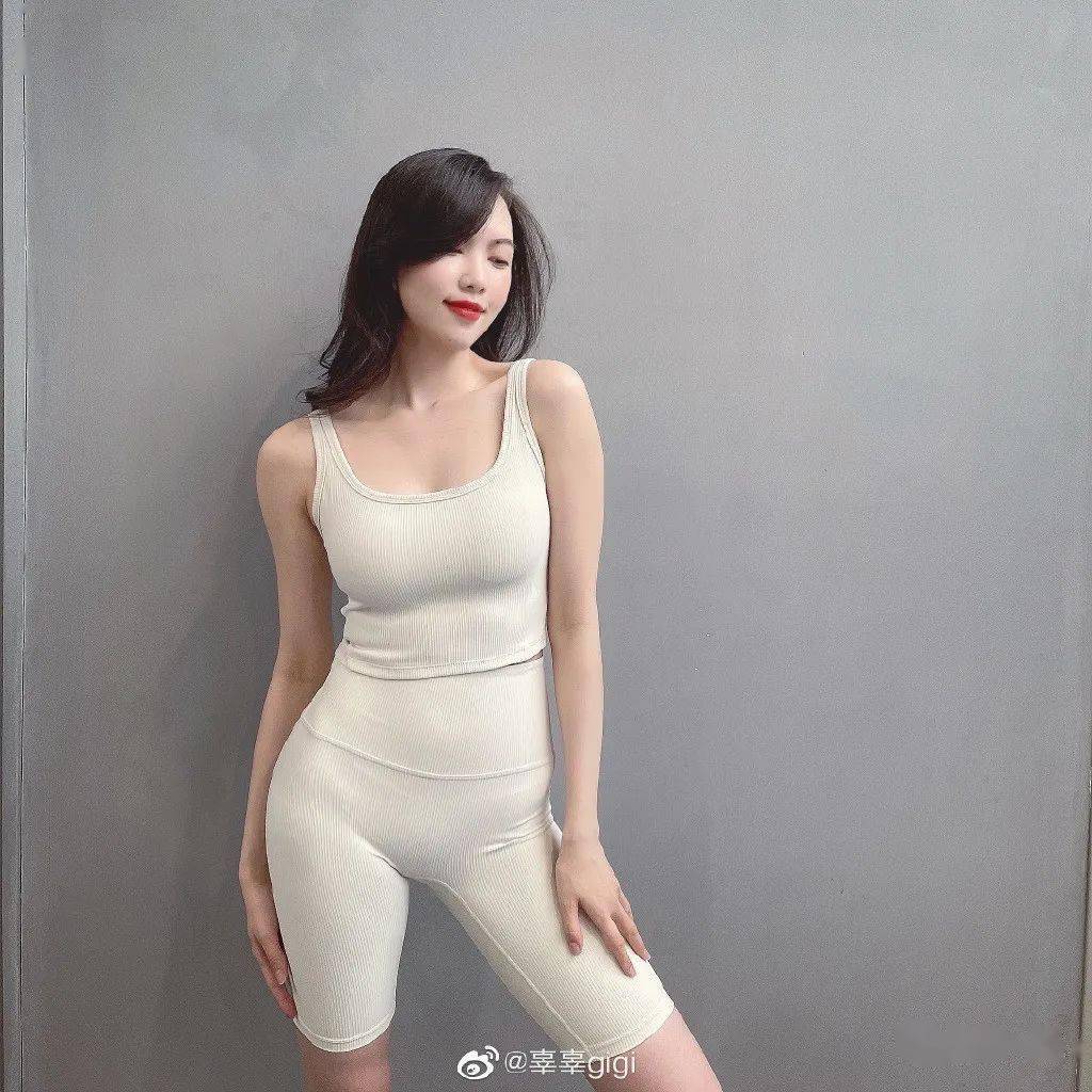 又甜又酷的国产健身女神狂秀身材07的腰臀比果然不一般网友我心动了