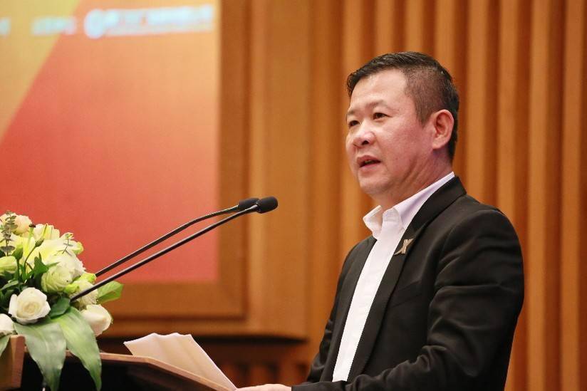 福建穷小伙丁水波1500元创业打造百亿特步帝国