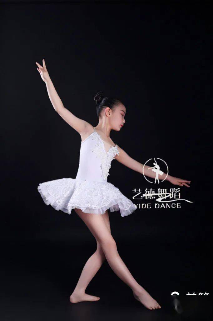 巩锦灵11. 杜于洋10. 石欣荣9. 郝舒悦8. 赵紫宸7. 佘妍曦6