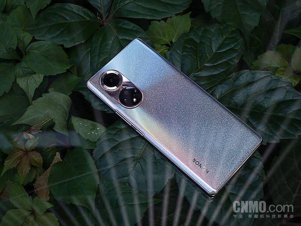 手机推荐学生党1000多 c8341ab403b34b52977487ae62967c56.jpeg