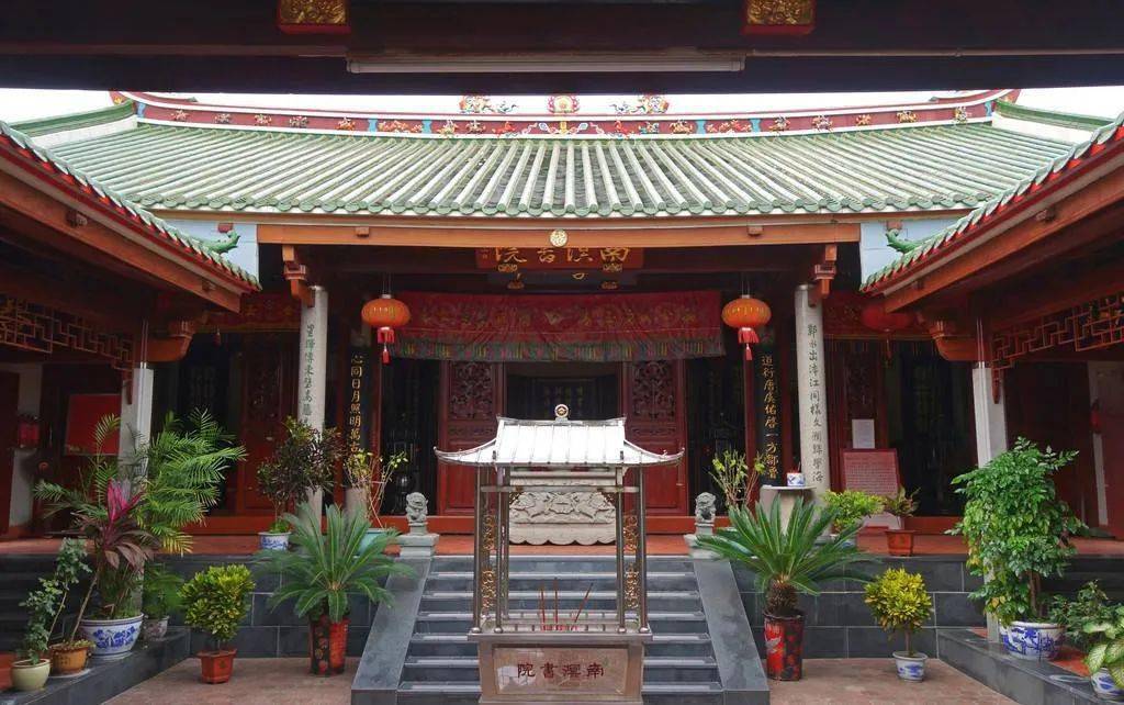 全貌位于铜山古城内岵嵝山最高峰始建于明嘉靖五年(1526)东山南溟书院