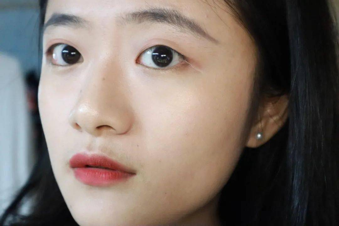 成膜|夏日防脱妆大作战！请把妆容焊在我脸上