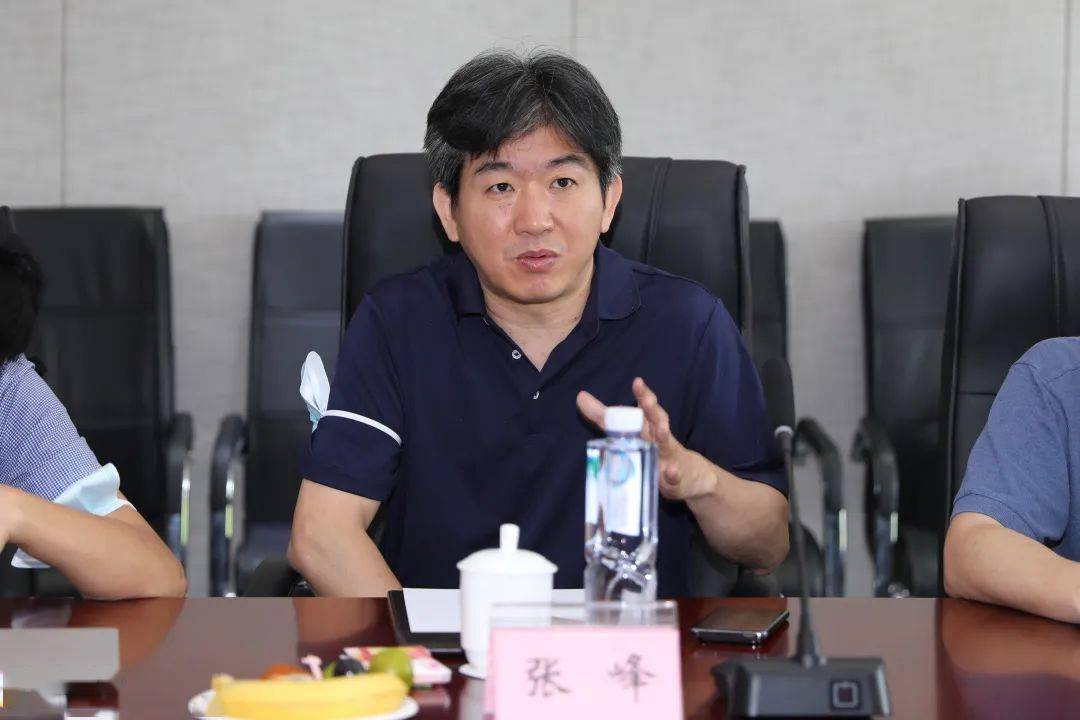 小米公司张峰高级副总裁指出:长虹是小米的重要战略合作伙伴,与长虹在