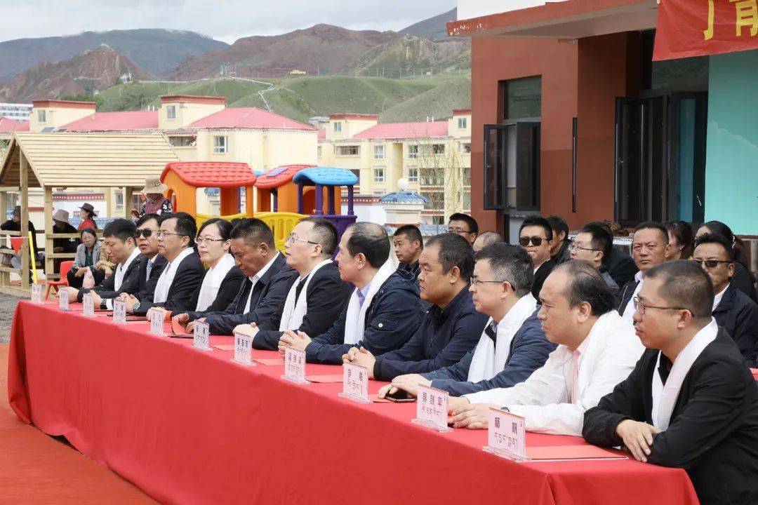 可接纳360名适龄幼儿武钢集团援助的西藏丁青县青青幼儿园开园