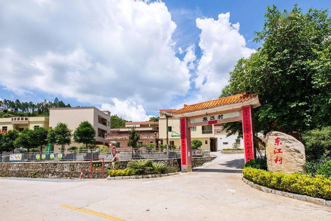 惊喜新兴这条小山村竟变得这么美你有来过吗