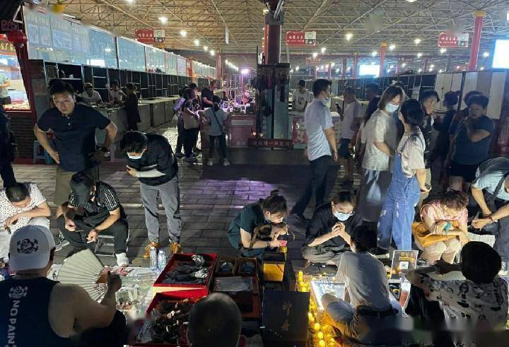 【白城夜市在什么地方,今天潘家园有夜市吗】