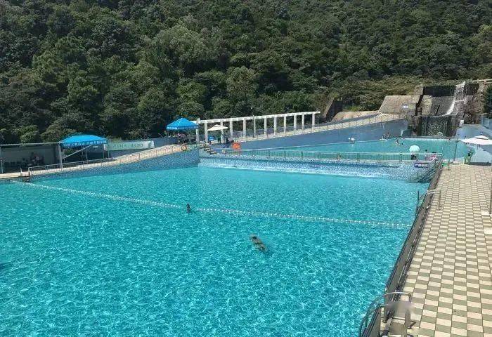 无比舒适采用天然泉水,山清水秀,空气清新太和古洞天然山水游泳场天然