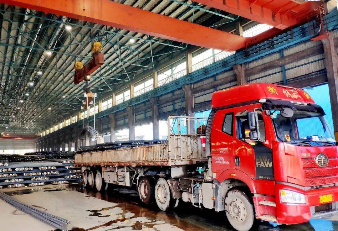 上半年,物流部实现121项指标突破历史纪录.