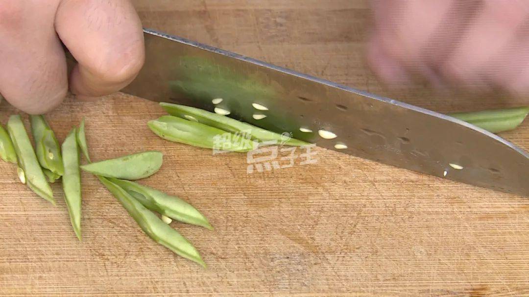 想要炒出入味又脆口的四季豆,必须得知道这个诀窍!