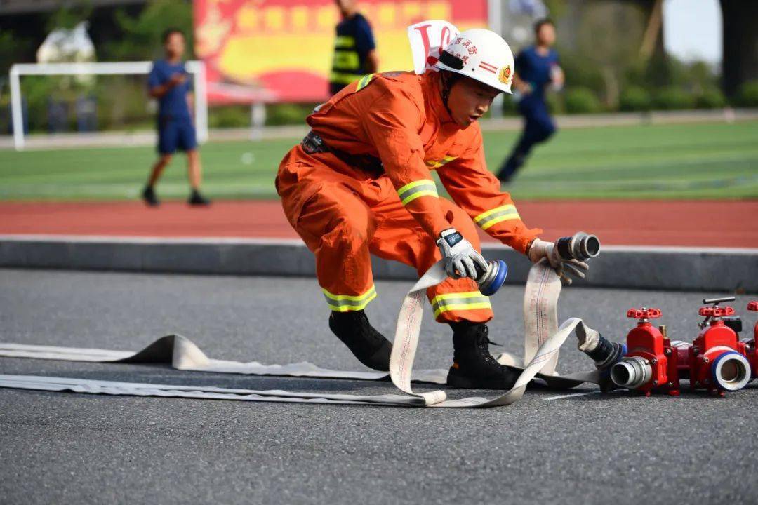 南昌消防这场比武竞赛,不只是精彩._团体操