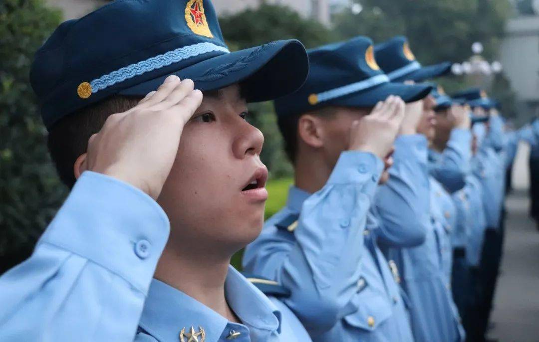 毕业季系列报道之感恩篇沣镐东路上与你们一同走过的军校时光