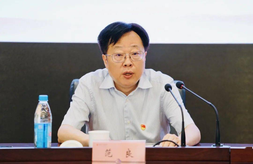 市委教育工委书记,市教育局局长范良参加培训并作开班动员.