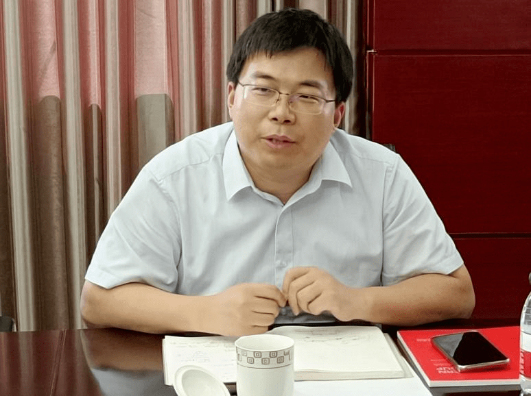 四川轻化工大学计算机科学与工程学院院长吴亚东发言四川滕洋智能科技