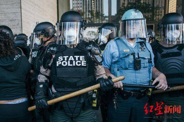 美剧照进现实芝加哥黑帮至少55个帮派人数已超警察9倍