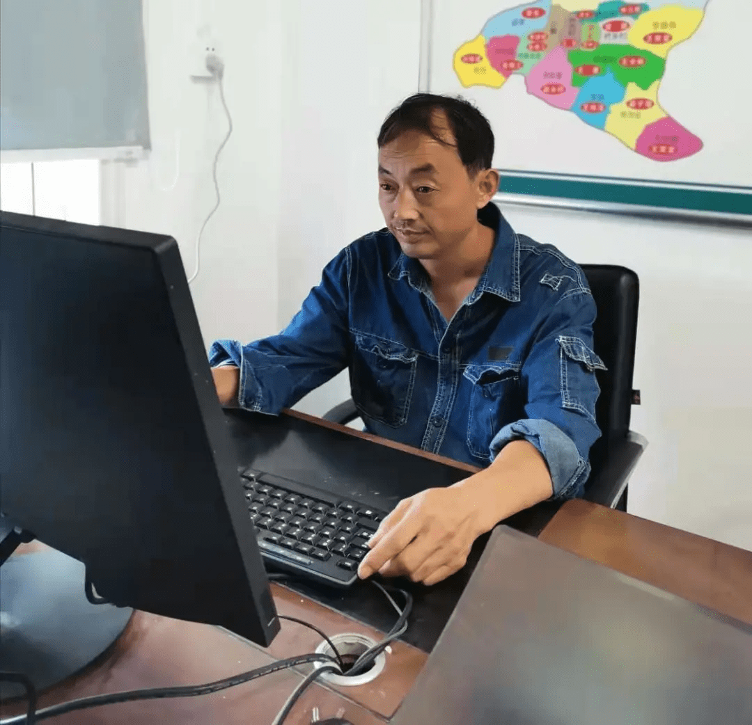 国网镇平县供电公司"零工单月度之星"吴克功