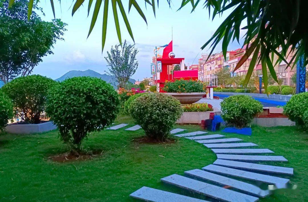 赞六都镇喜获云浮市美丽圩镇建设第四轮专项竞赛优秀奖