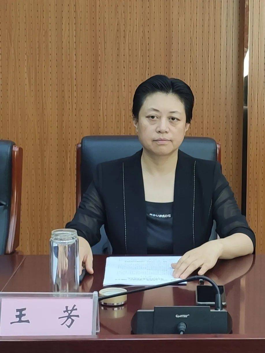 县委常委,县纪委书记,县监委主任王芳就我县家风学校工作整体情况进行