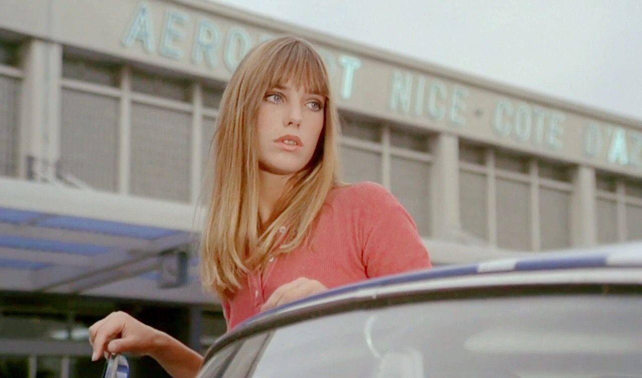 图/电影《游泳池》截图jane birkin多才多艺,身兼创作歌手,演员,模特