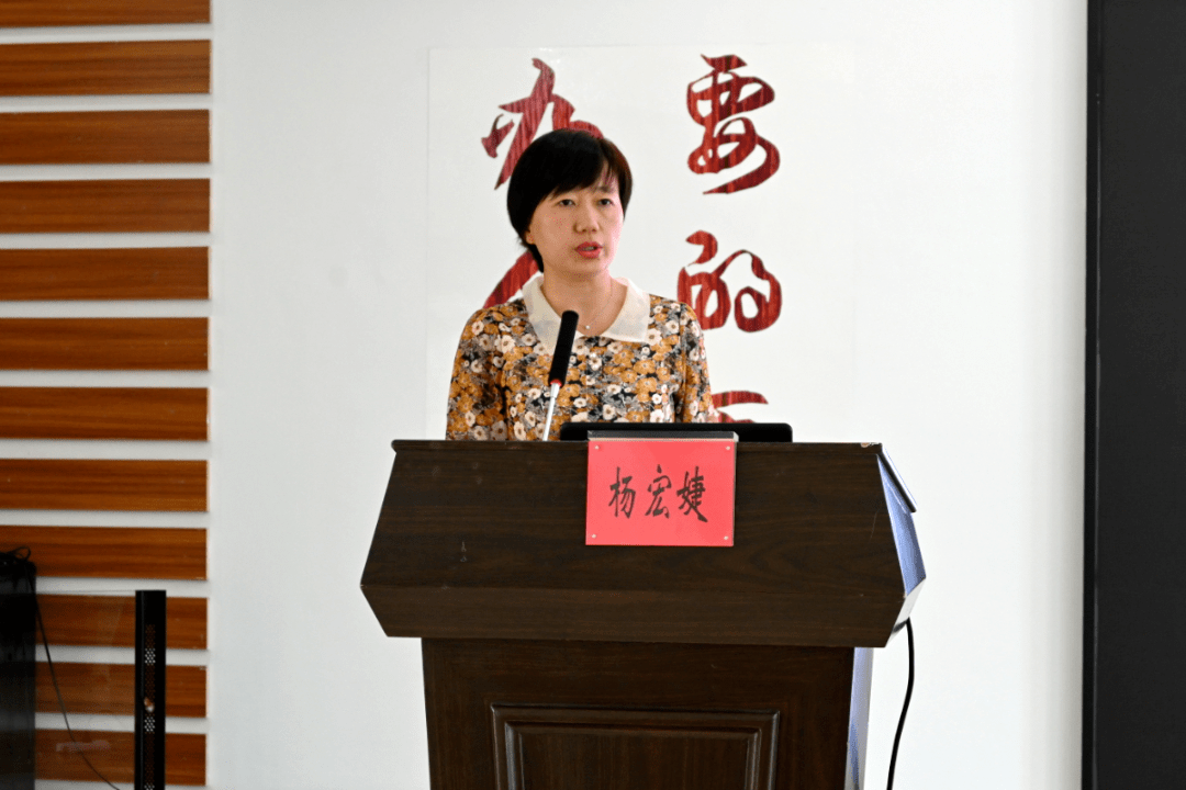 座谈会上,赵丽苗副县长简要介绍了巍山县的基本概况,刘钟院长介绍了